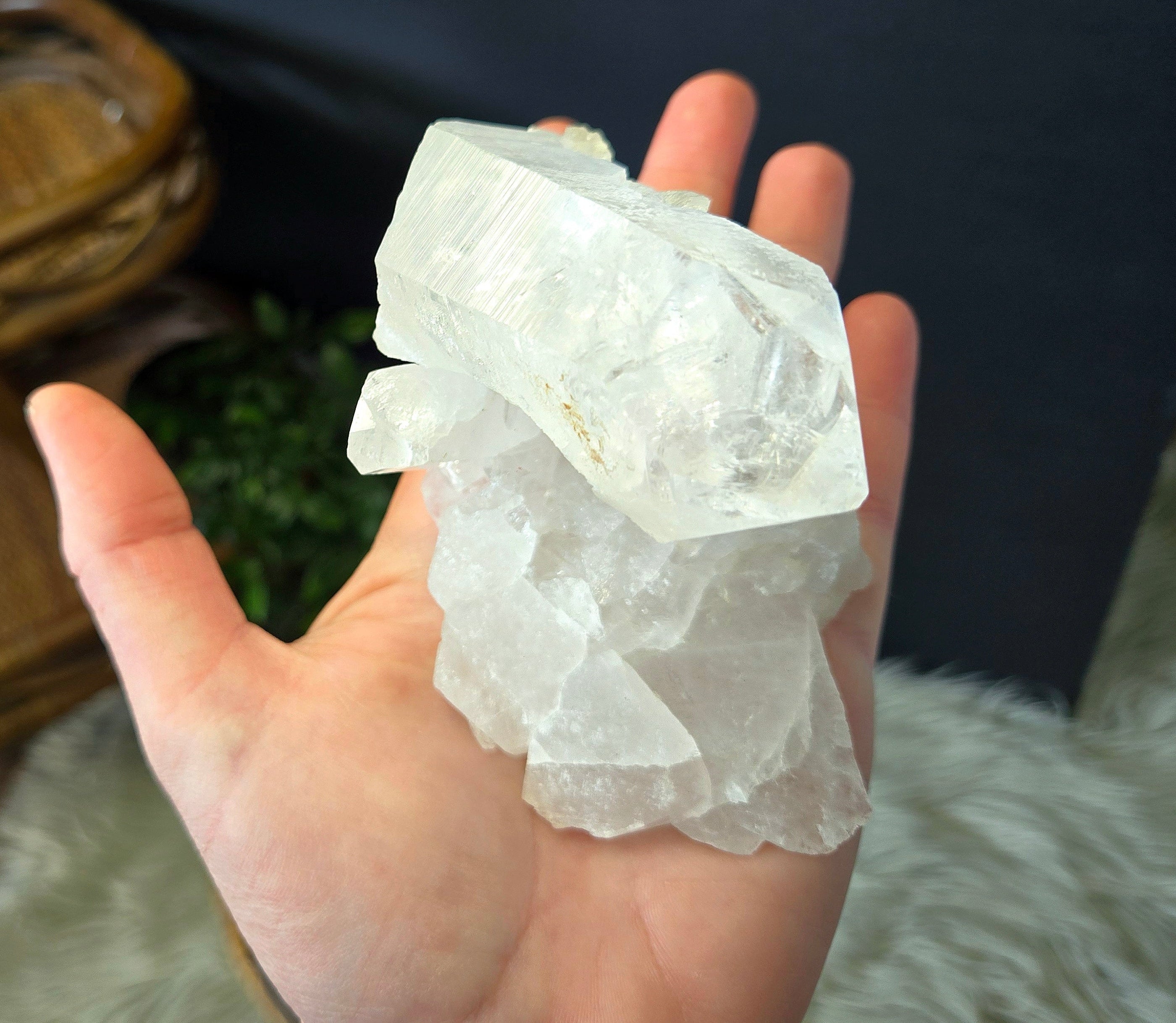 Large Quartz Cluster