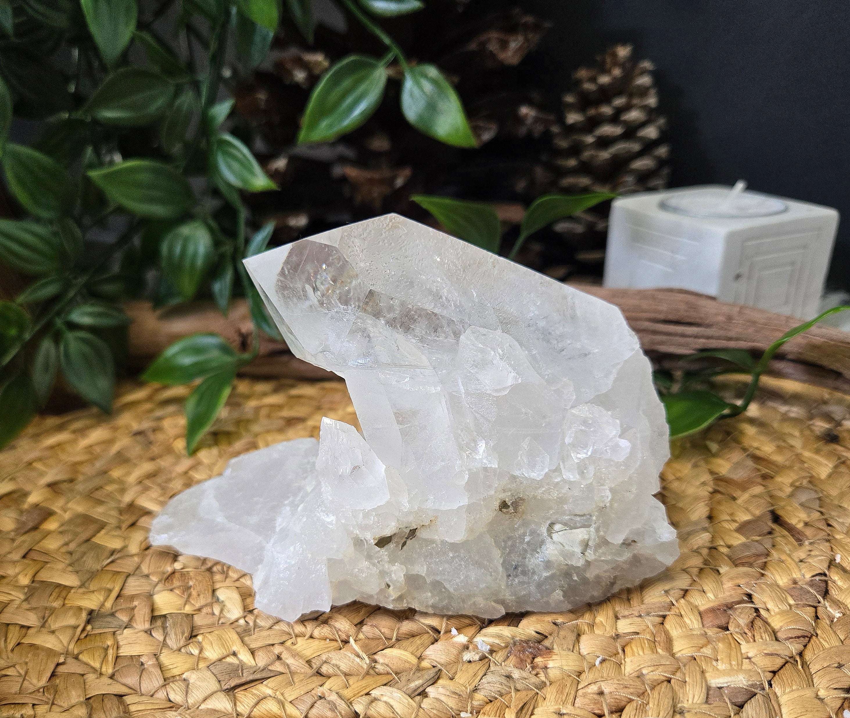 Large Quartz Cluster